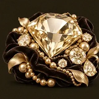 Faceted gemstone — Vegas Nova Casino